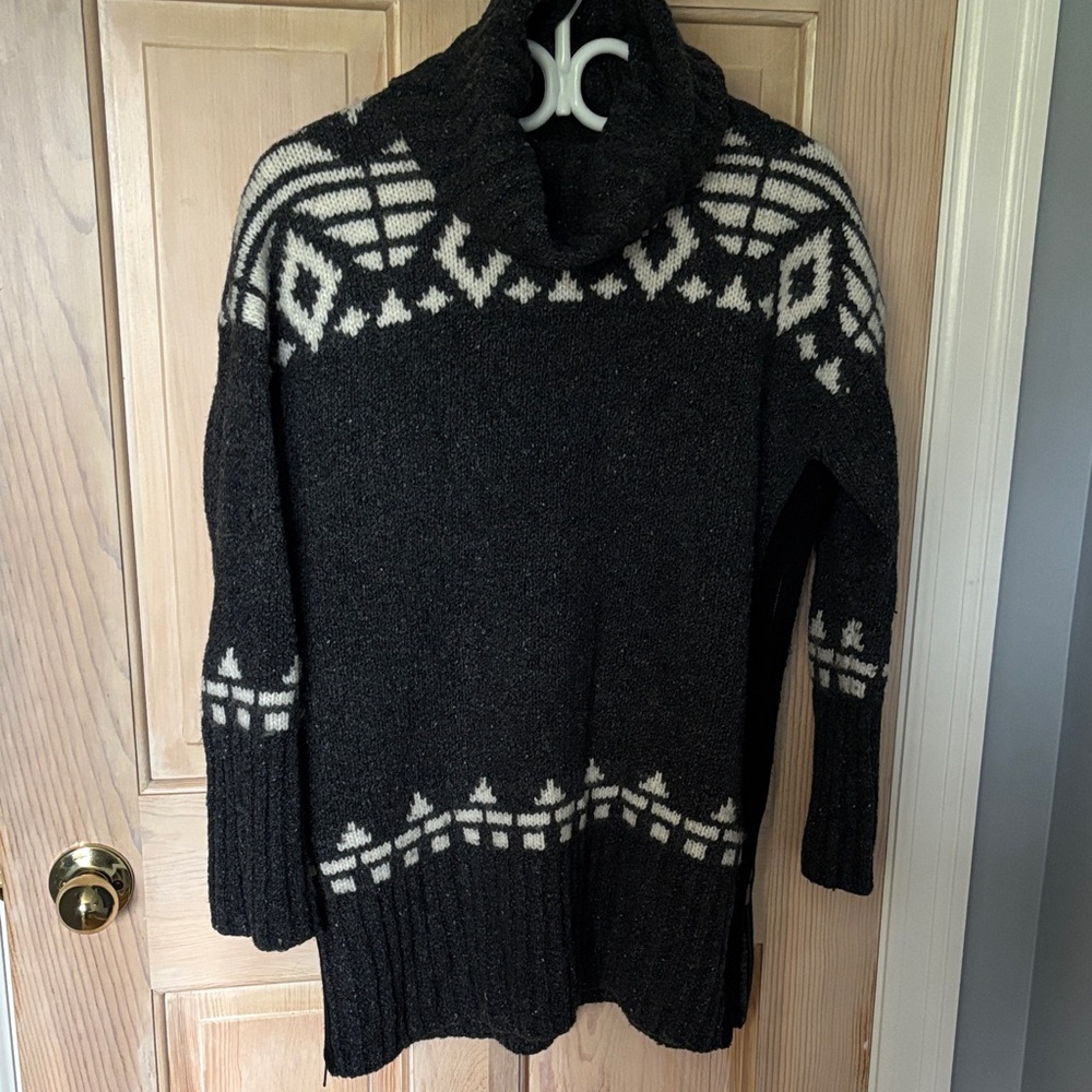 Banana Republic Black and White Turtleneck Sweater